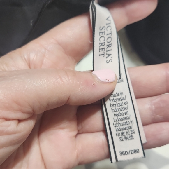 Victoria's Secret Black Lace Bra - Picture 5 of 8